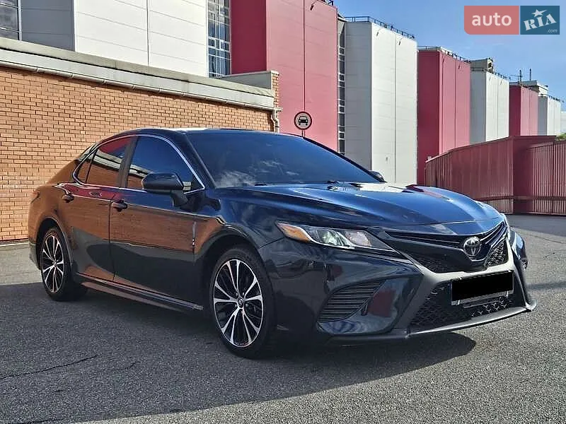 Toyota Camry, 2018