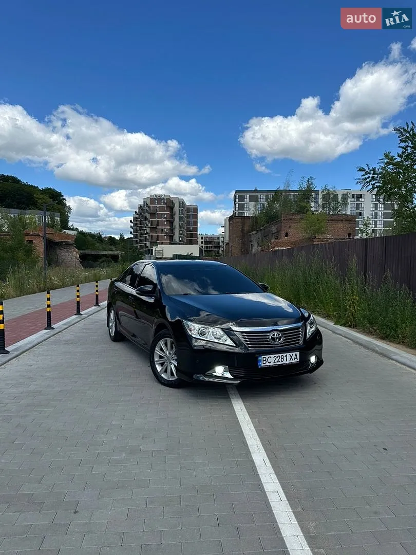 Toyota Camry, 2012