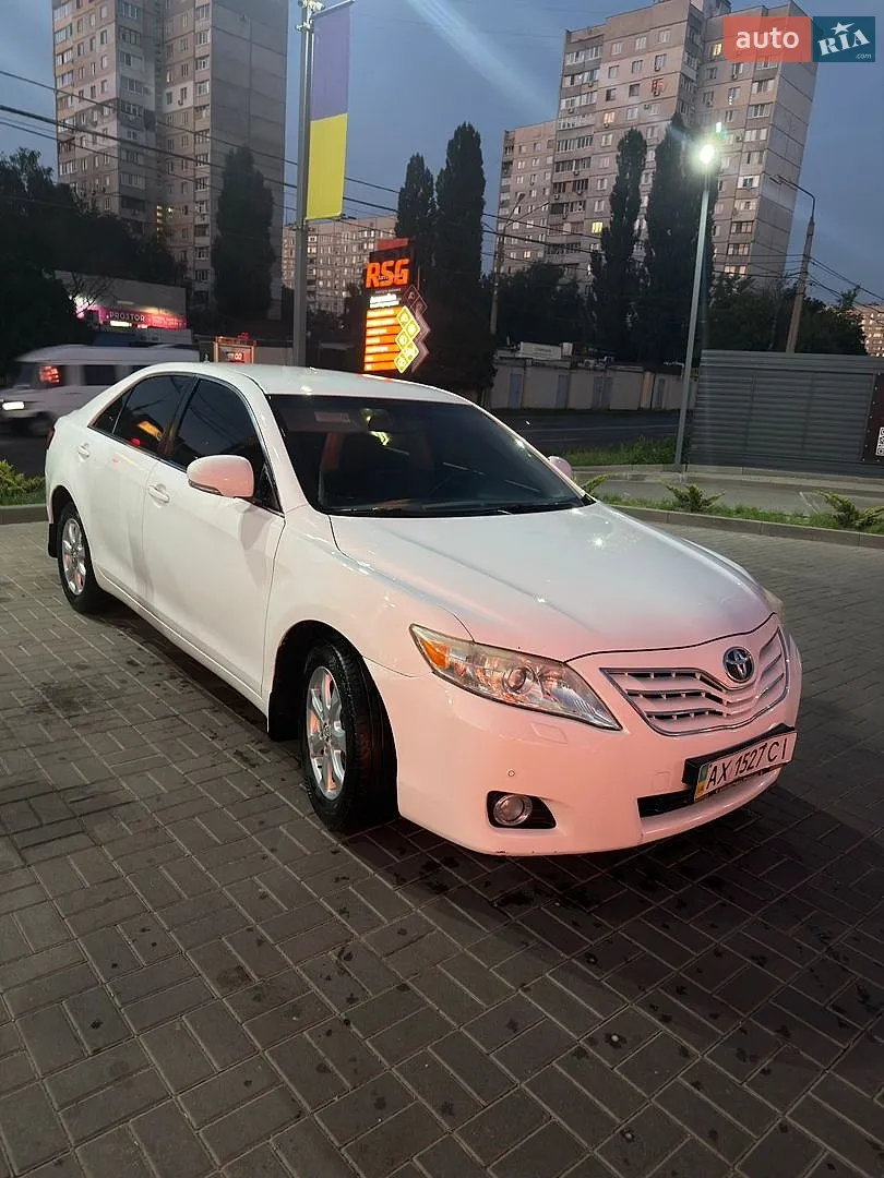 Toyota Camry, 2010