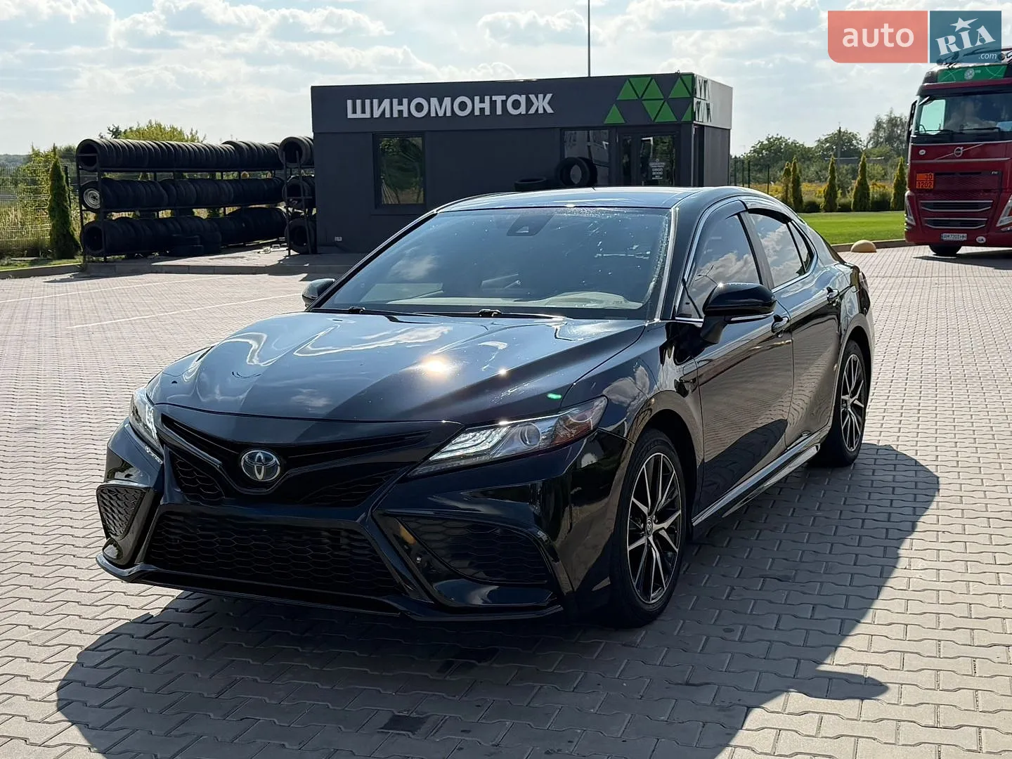 Toyota Camry 2023 — 1