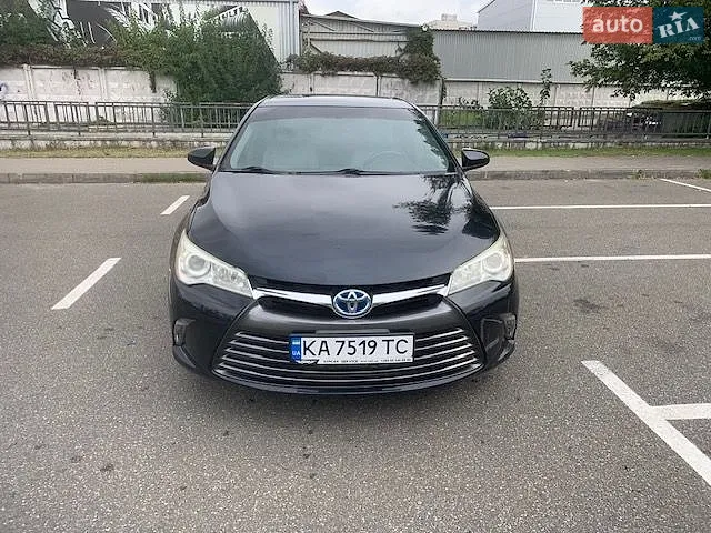 Toyota Camry, 2016