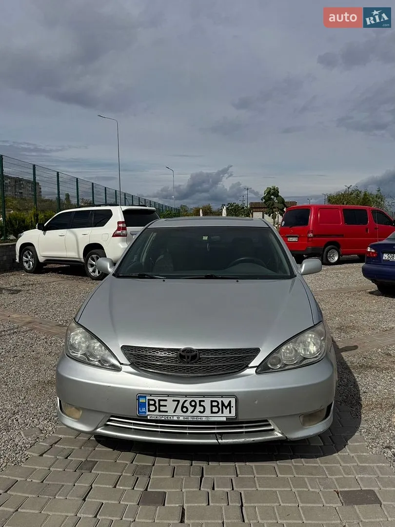 Toyota Camry, 2004