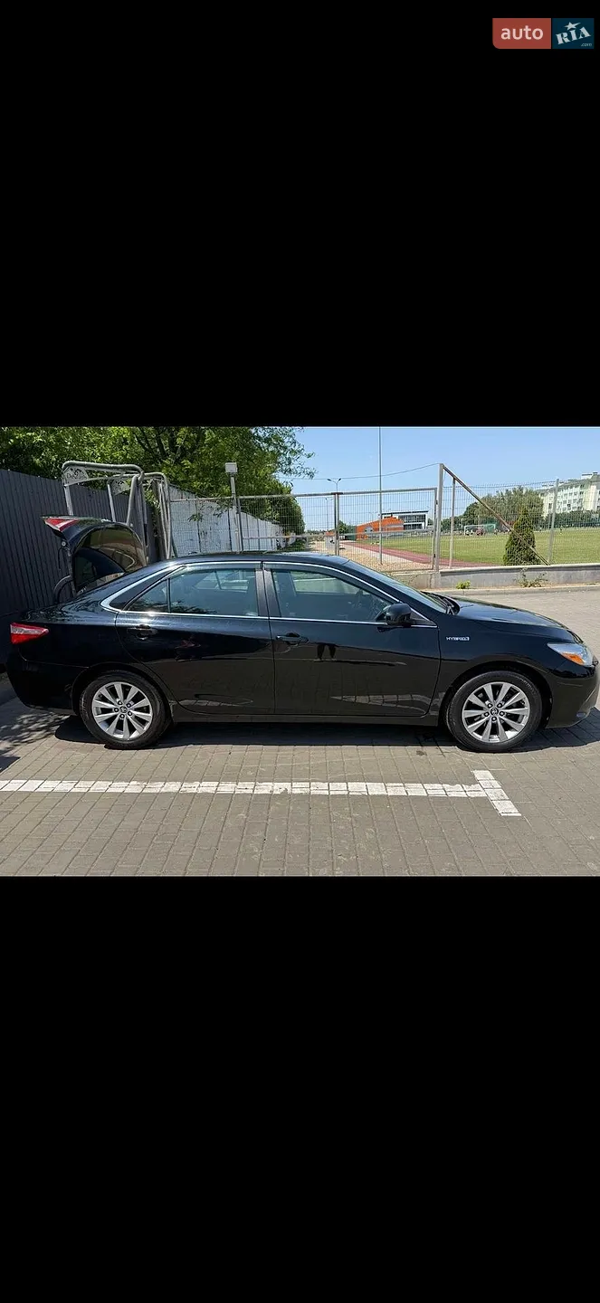 Toyota Camry, 2016