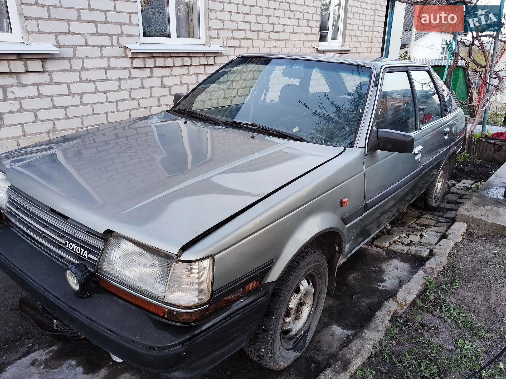 Toyota Carina, 1986