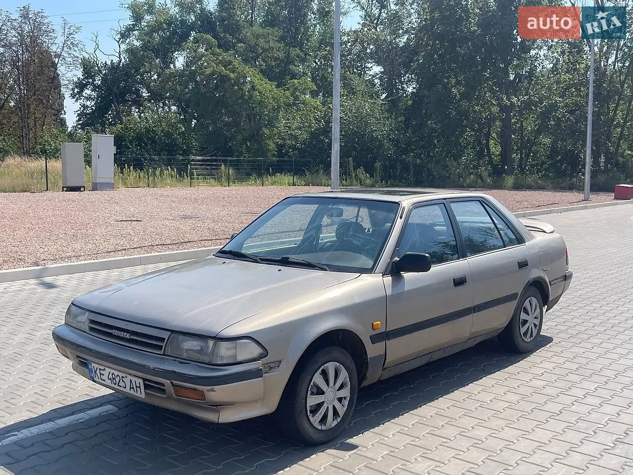 Toyota Carina, 1988