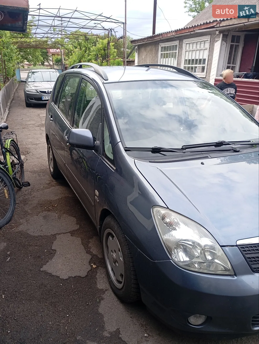 Toyota Corolla Verso, 2004