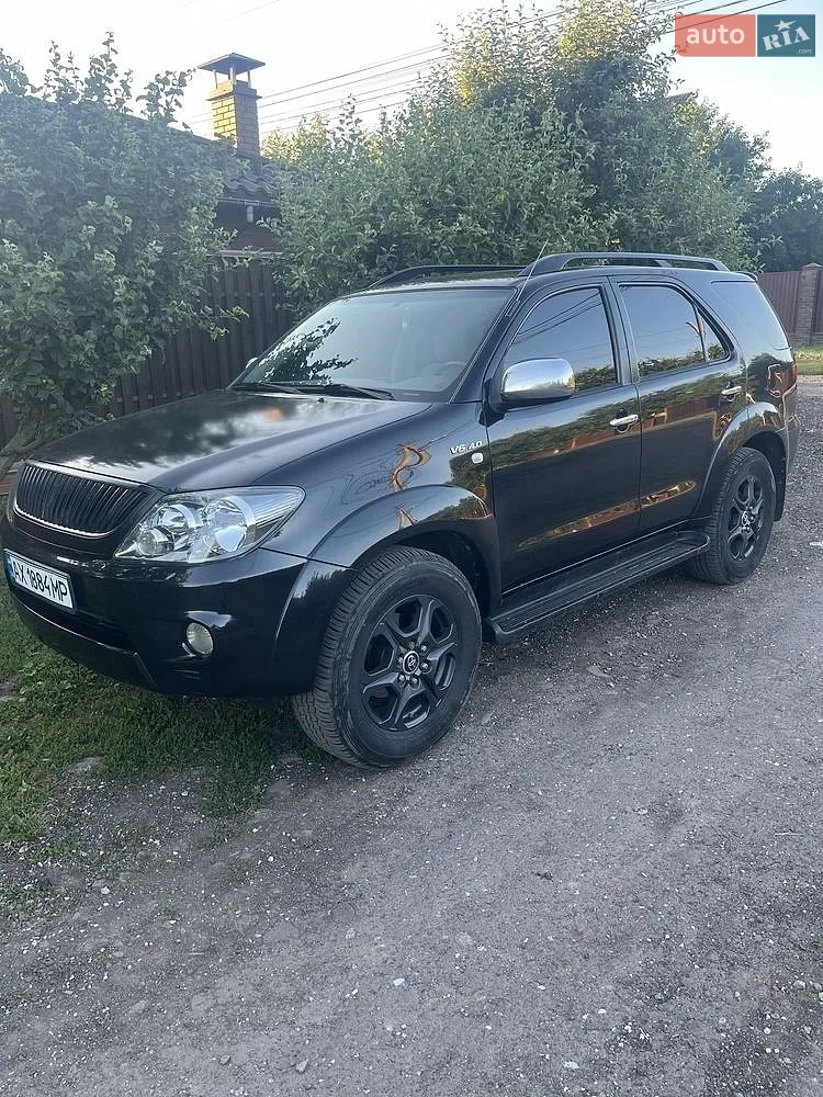 Toyota Fortuner, 2008