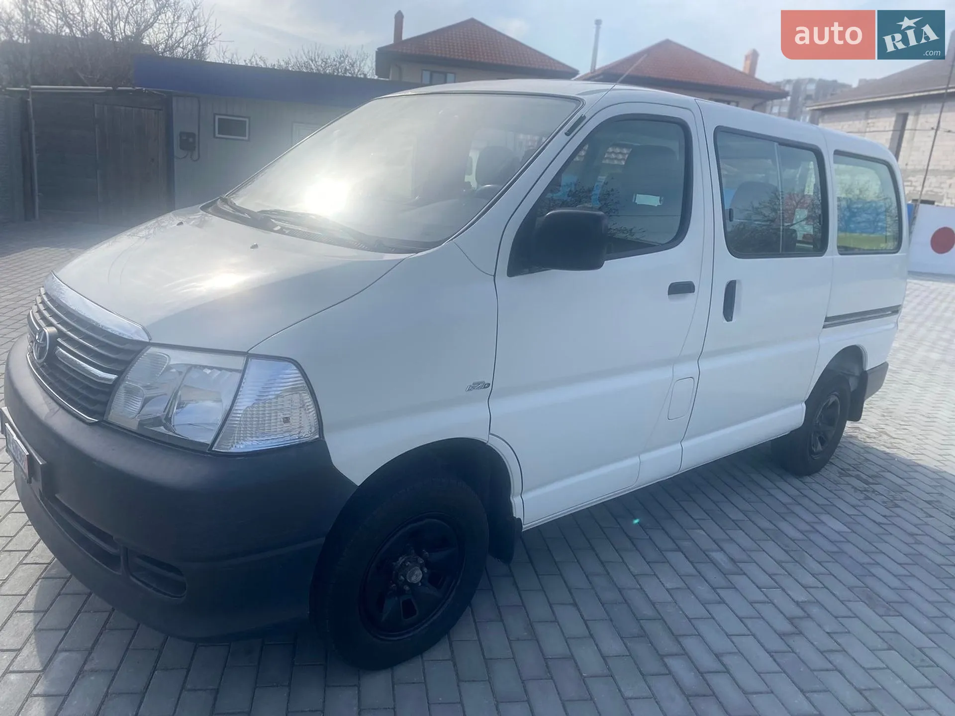 Toyota Hiace, 2012