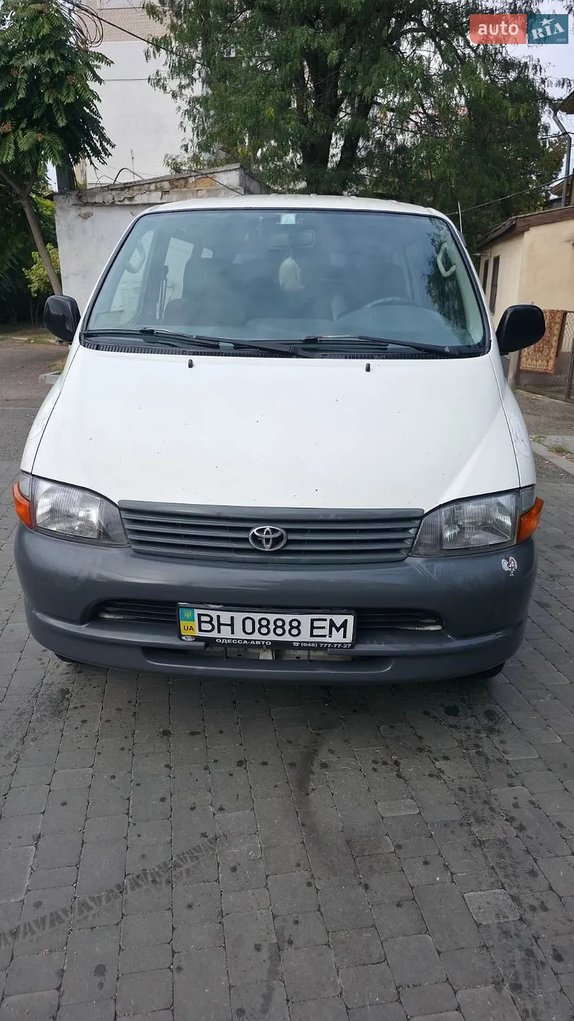 Toyota Hiace, 2004
