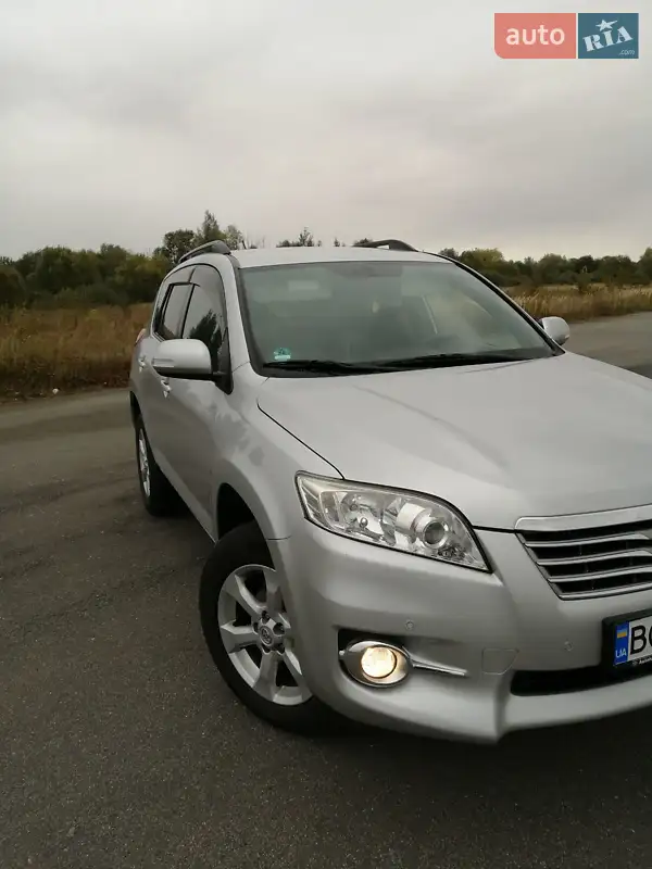 Toyota RAV4, 2010