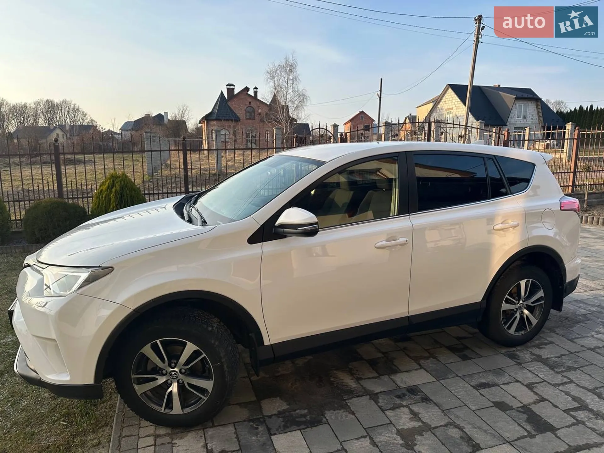Toyota RAV4, 2017