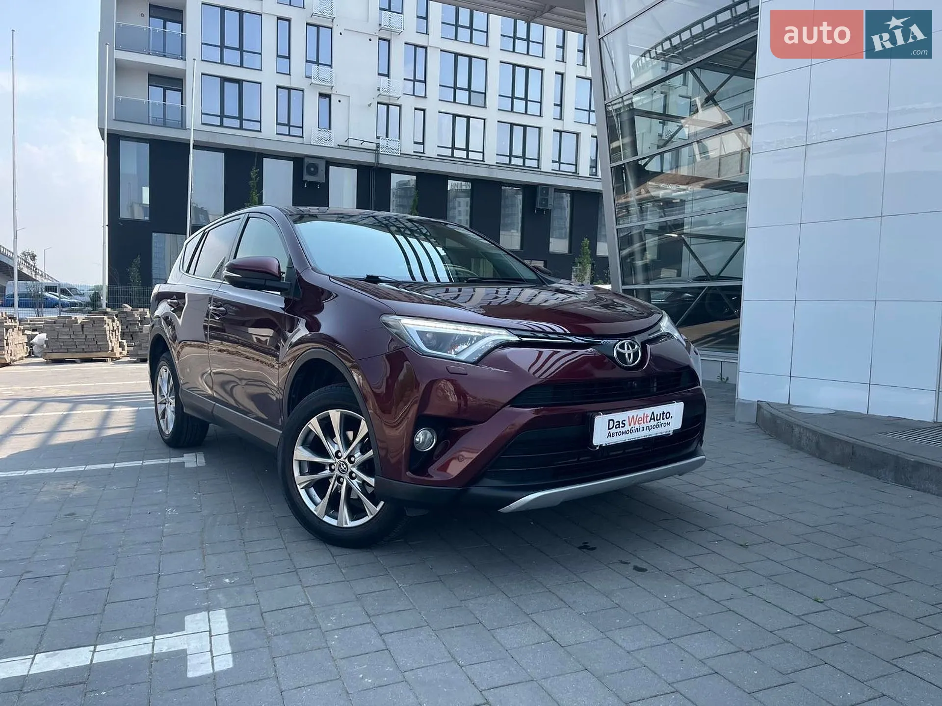 Toyota RAV4, 2016
