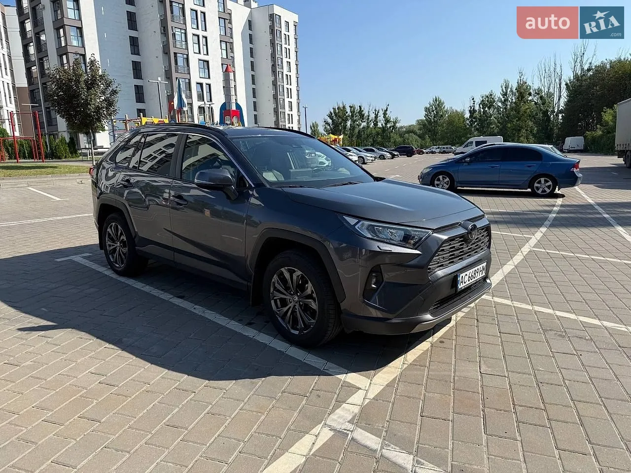 Toyota RAV4, 2023