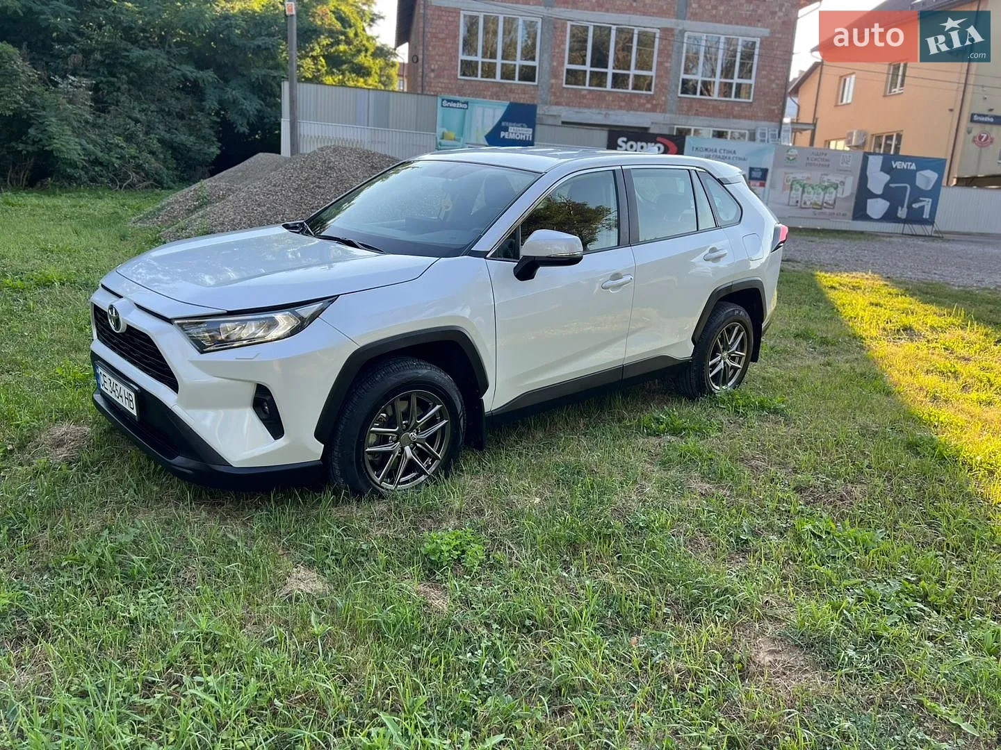 Toyota RAV4, 2023
