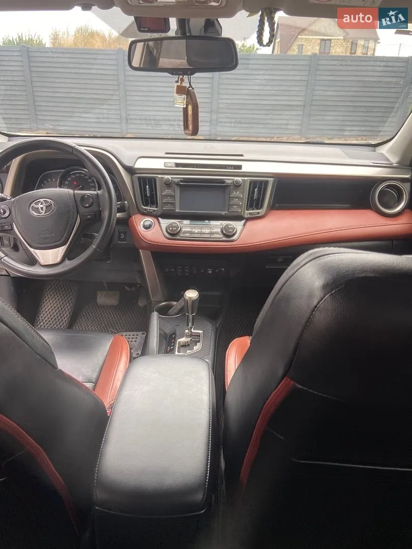 Toyota RAV4, 2013