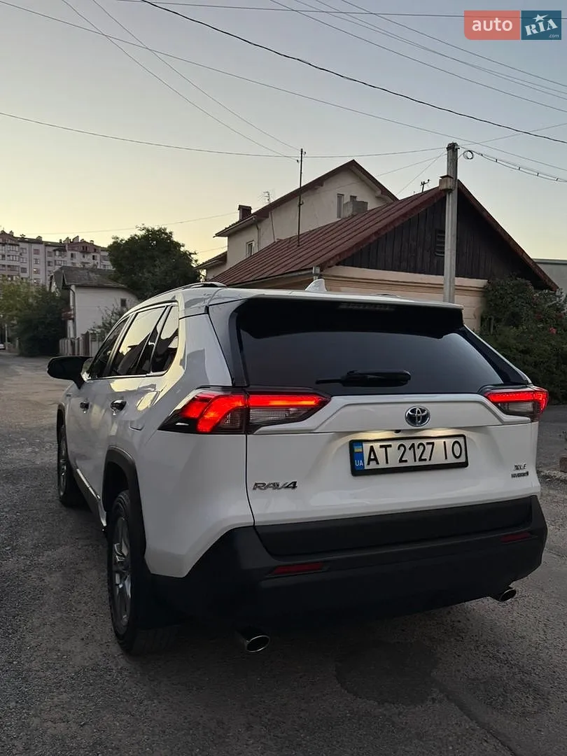 Toyota RAV4, 2023
