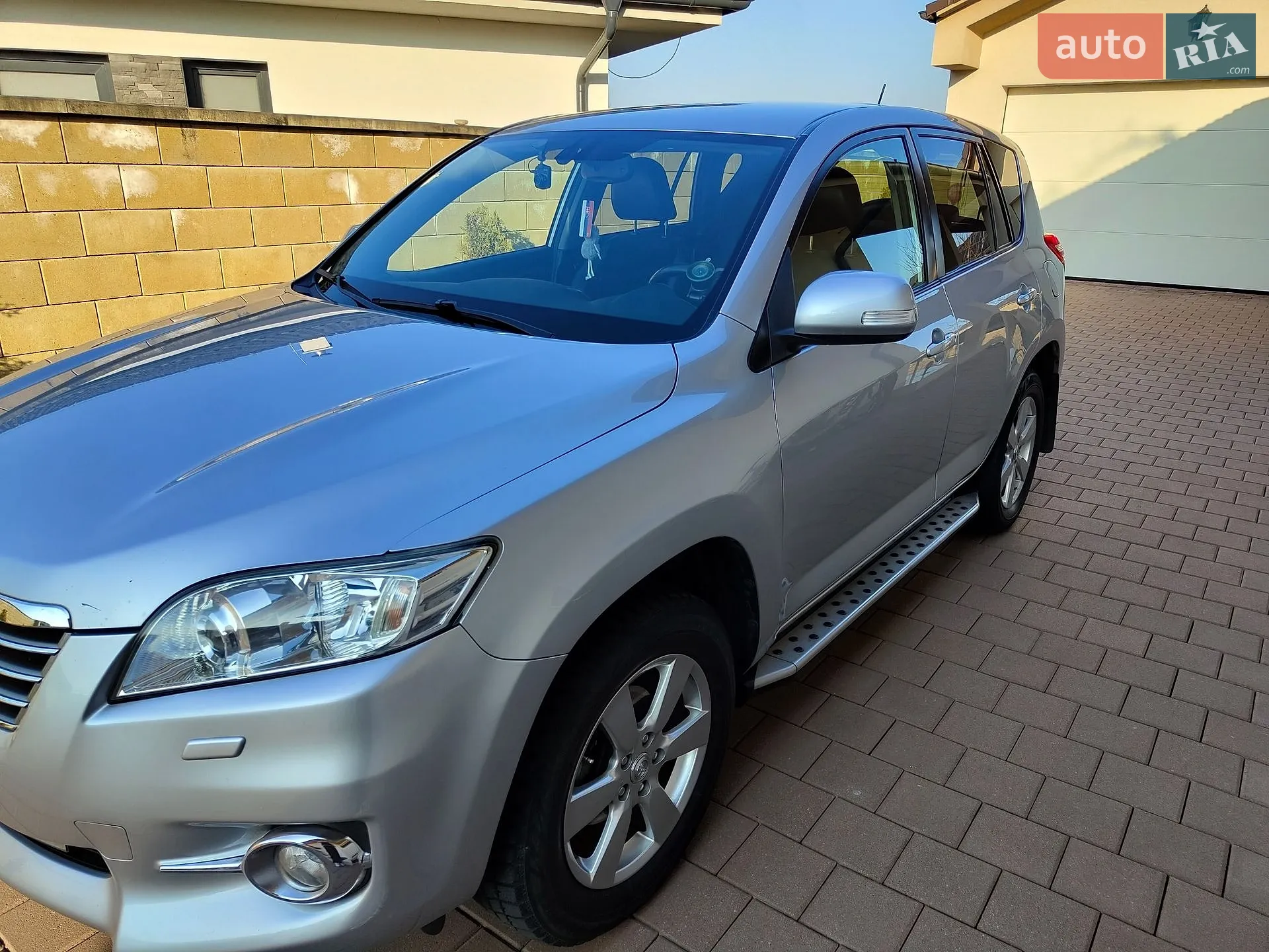 Toyota RAV4, 2011