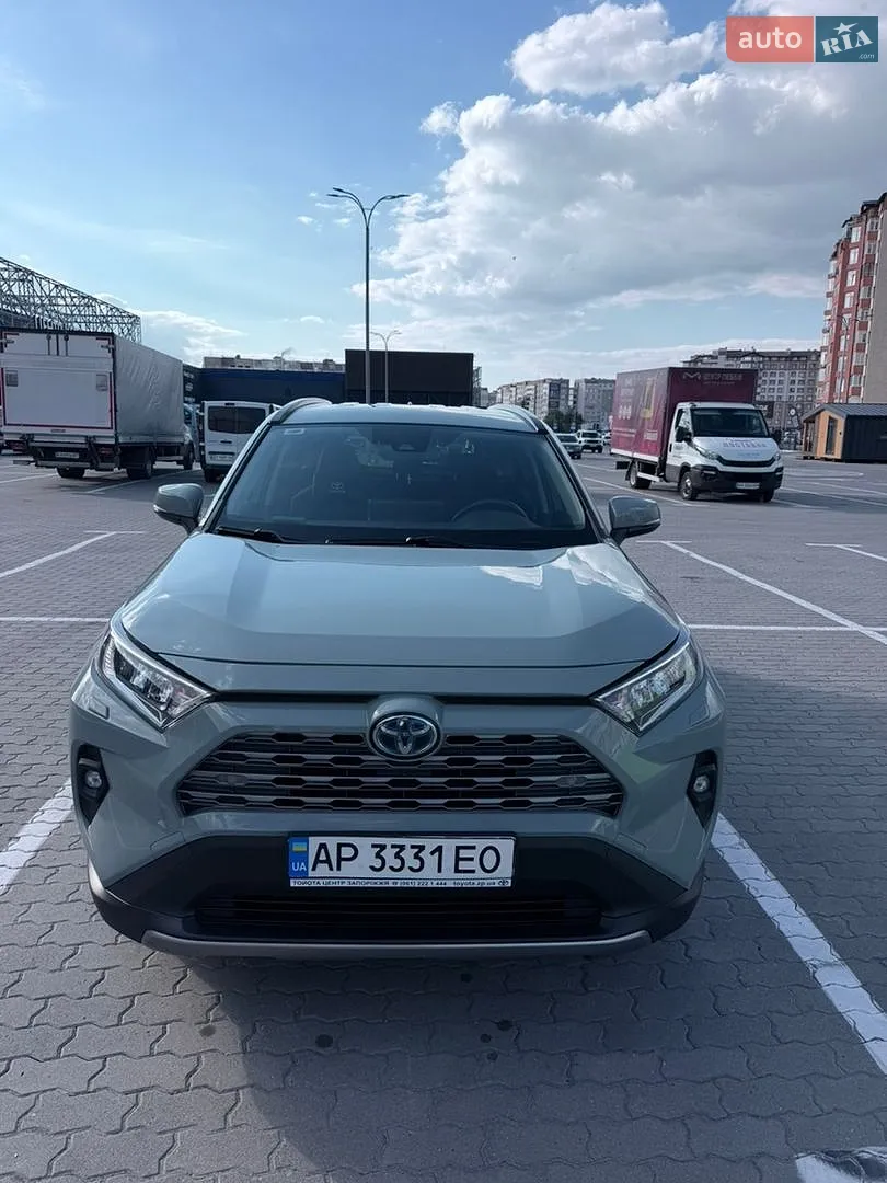 Toyota RAV4, 2023