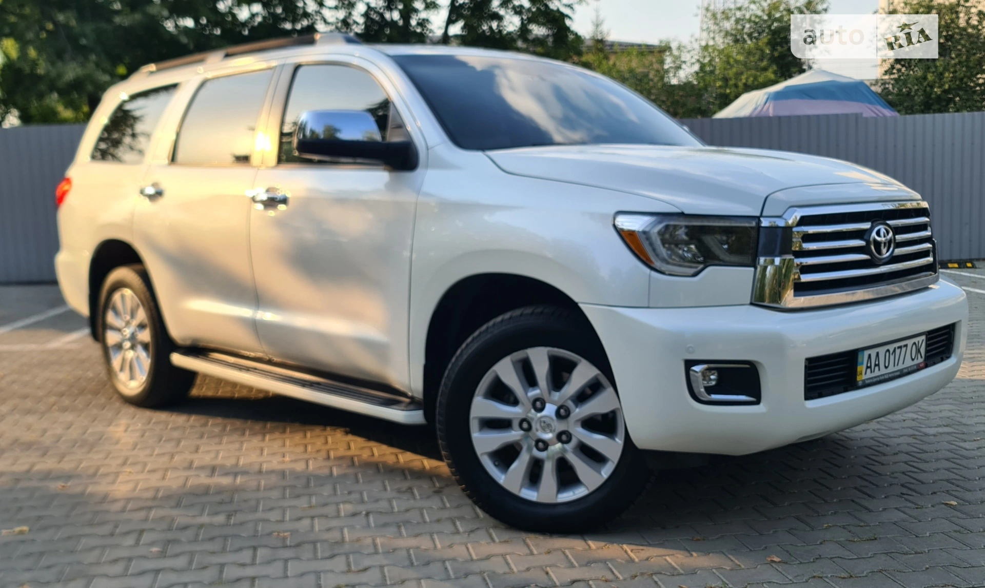 Toyota Sequoia, 2016