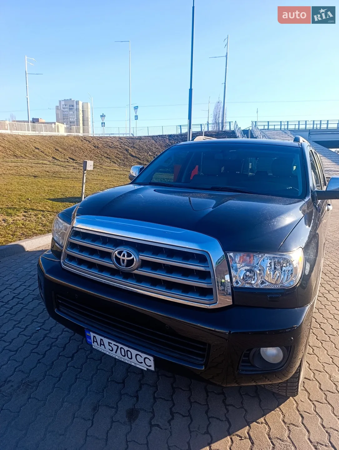 Toyota Sequoia, 2013