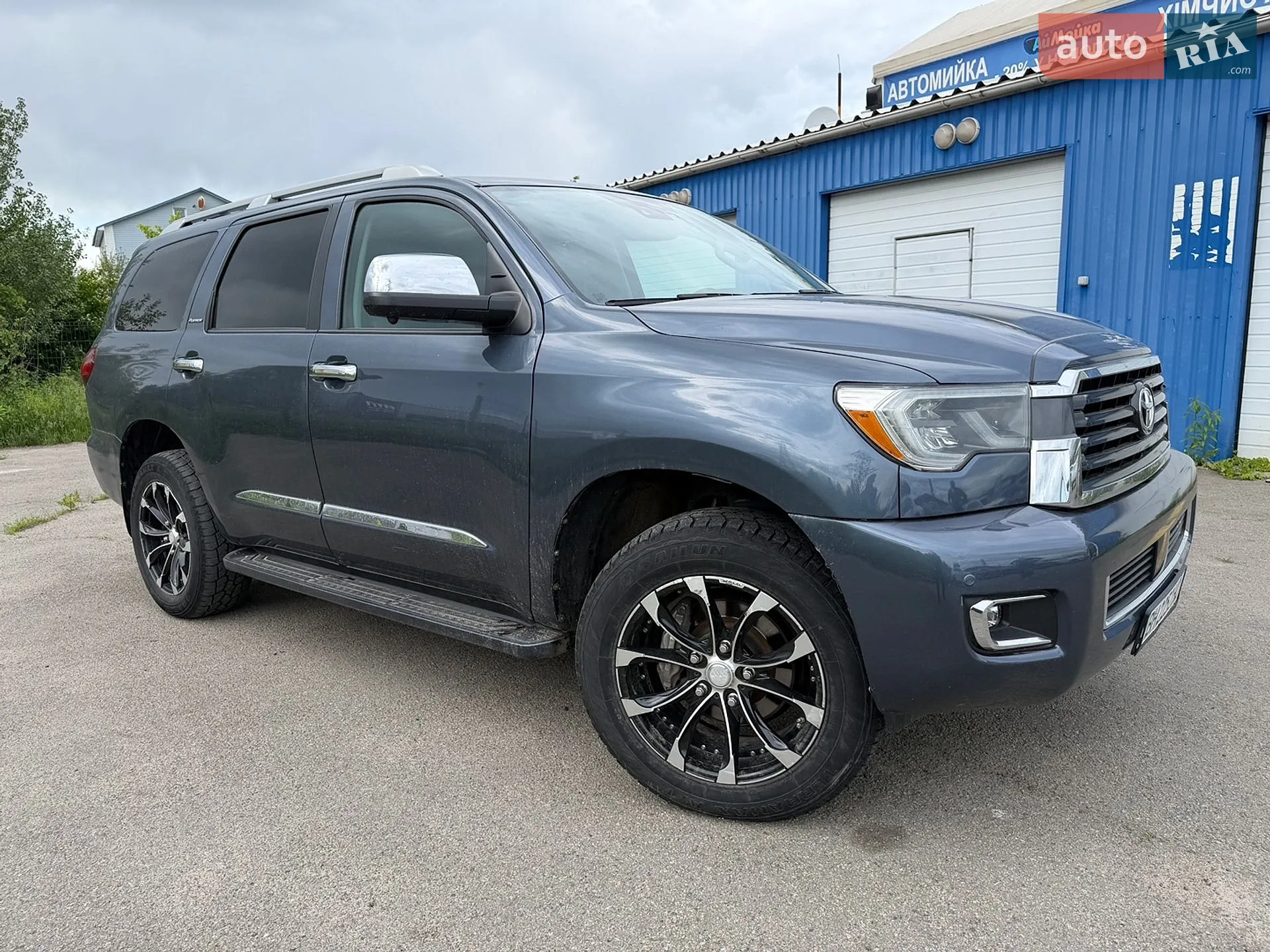 Toyota Sequoia, 2017