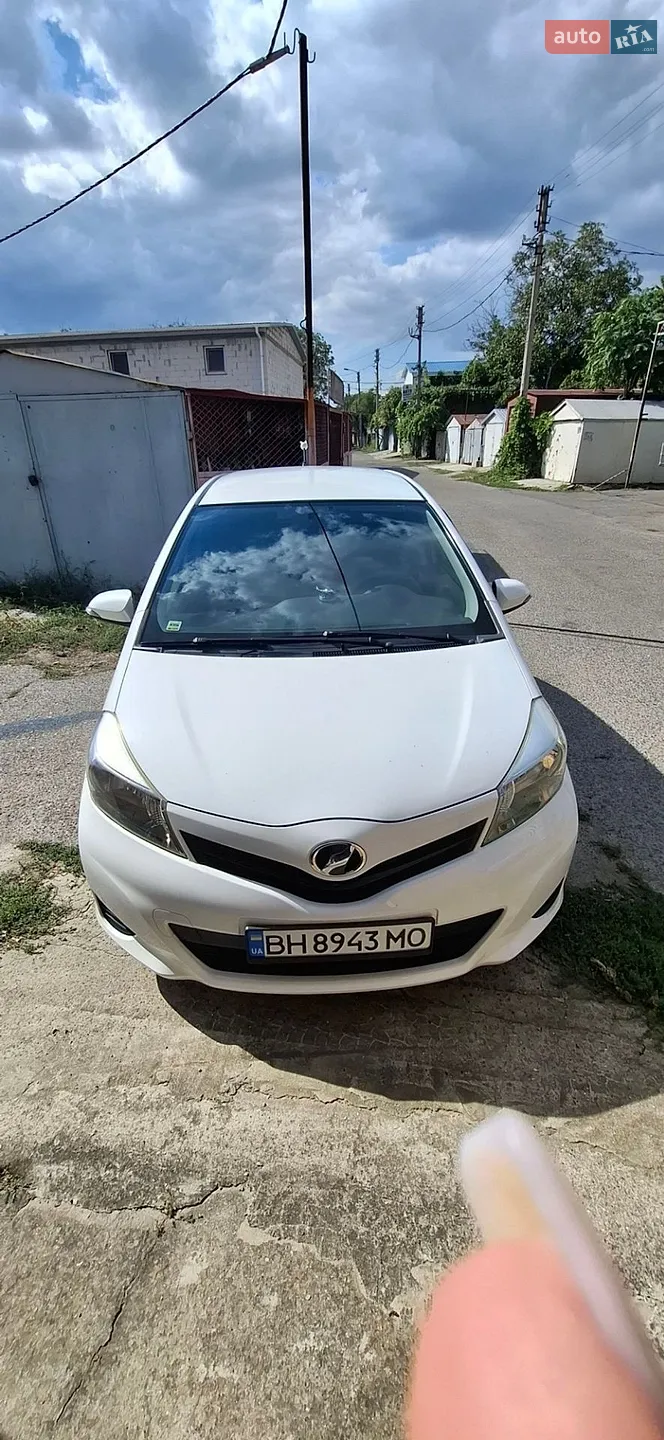 Toyota Vitz, 2012