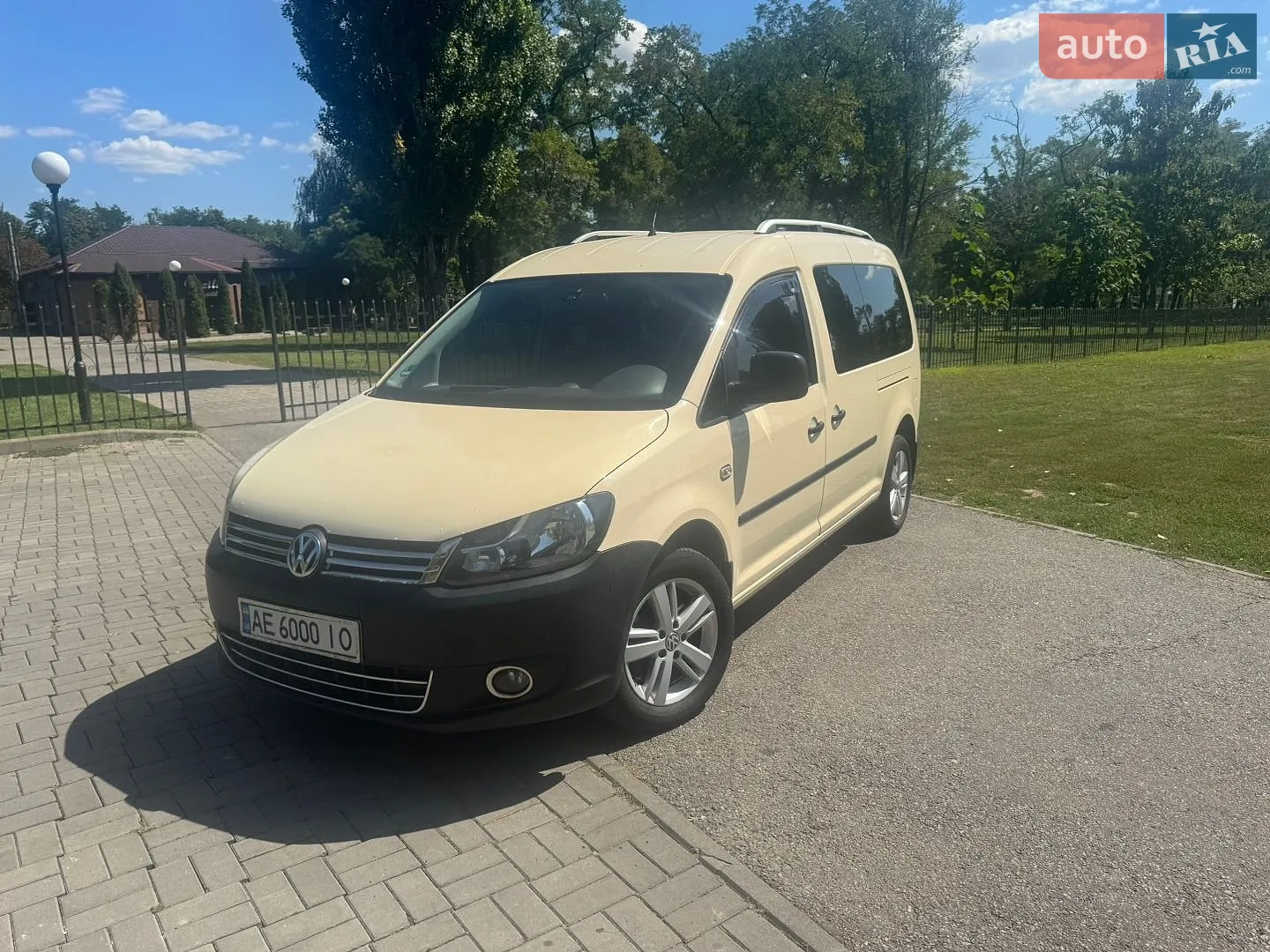 Volkswagen Caddy, 2011