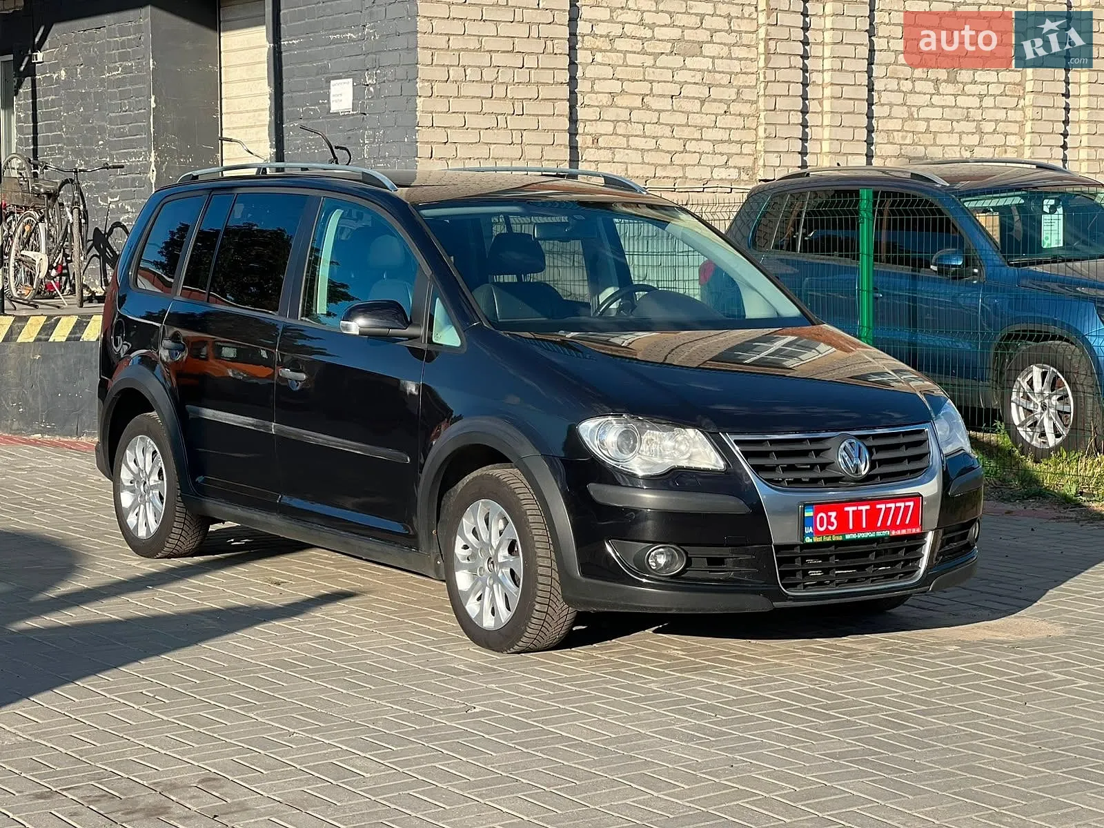 Volkswagen Cross Touran, 2011