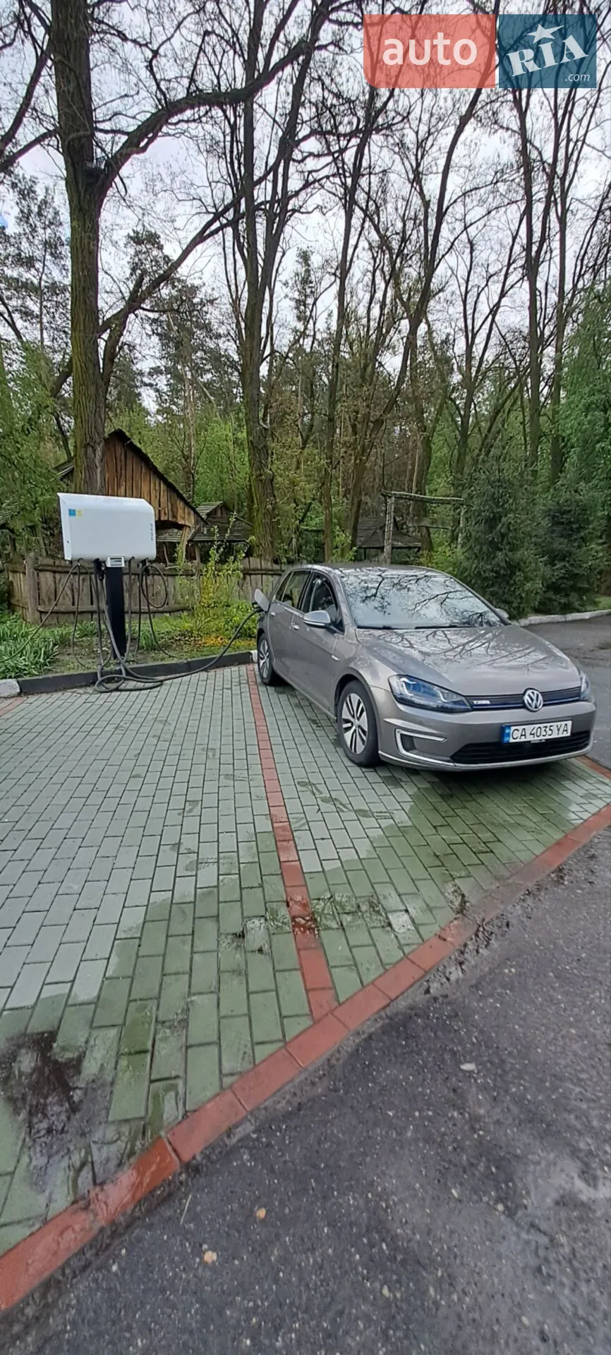 Volkswagen e-Golf, 2015
