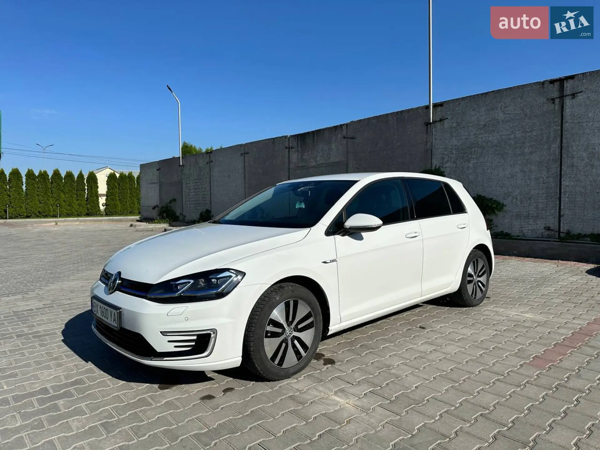 Volkswagen e-Golf 2020 — 1