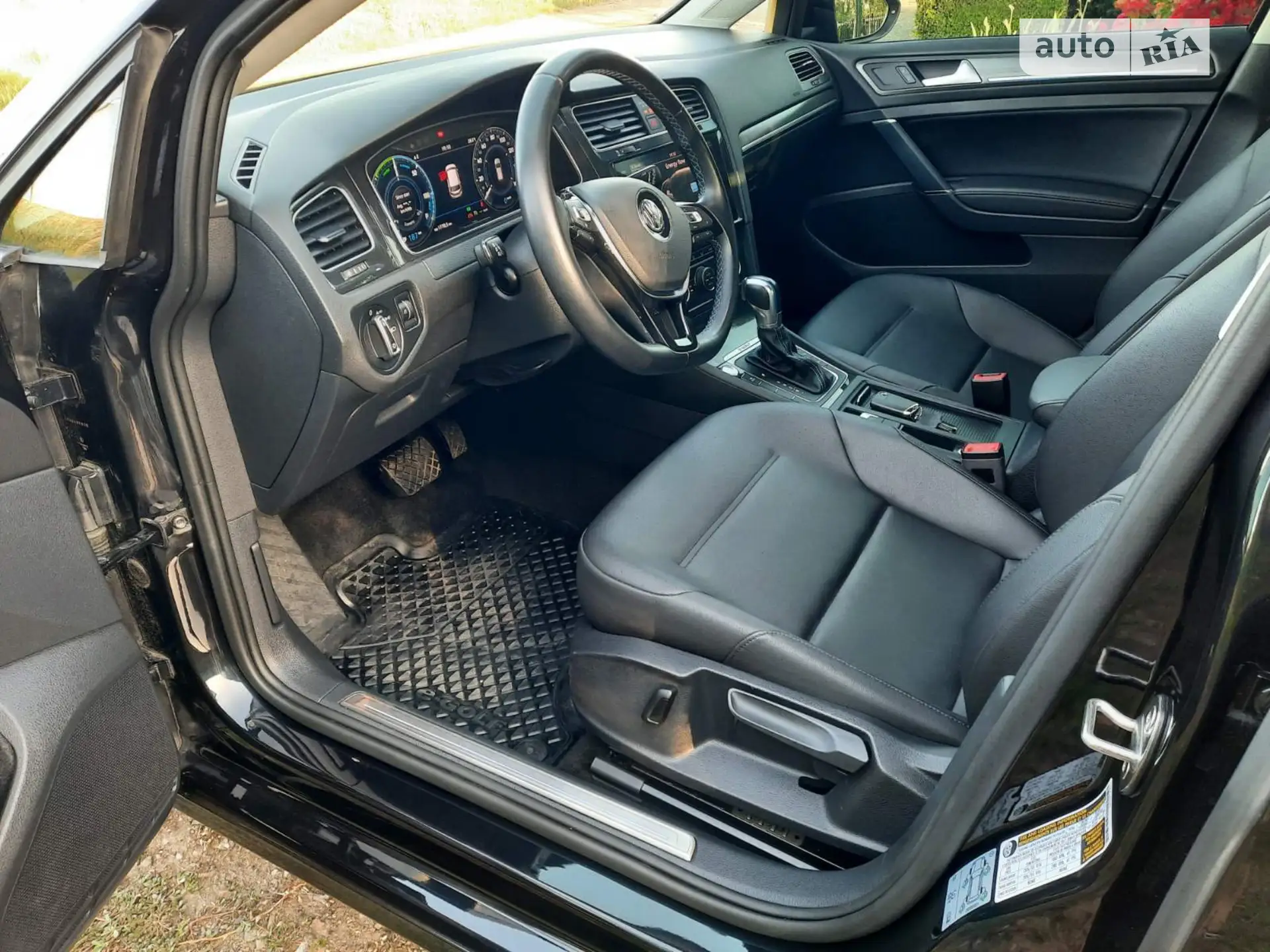 Volkswagen e-Golf, 2019