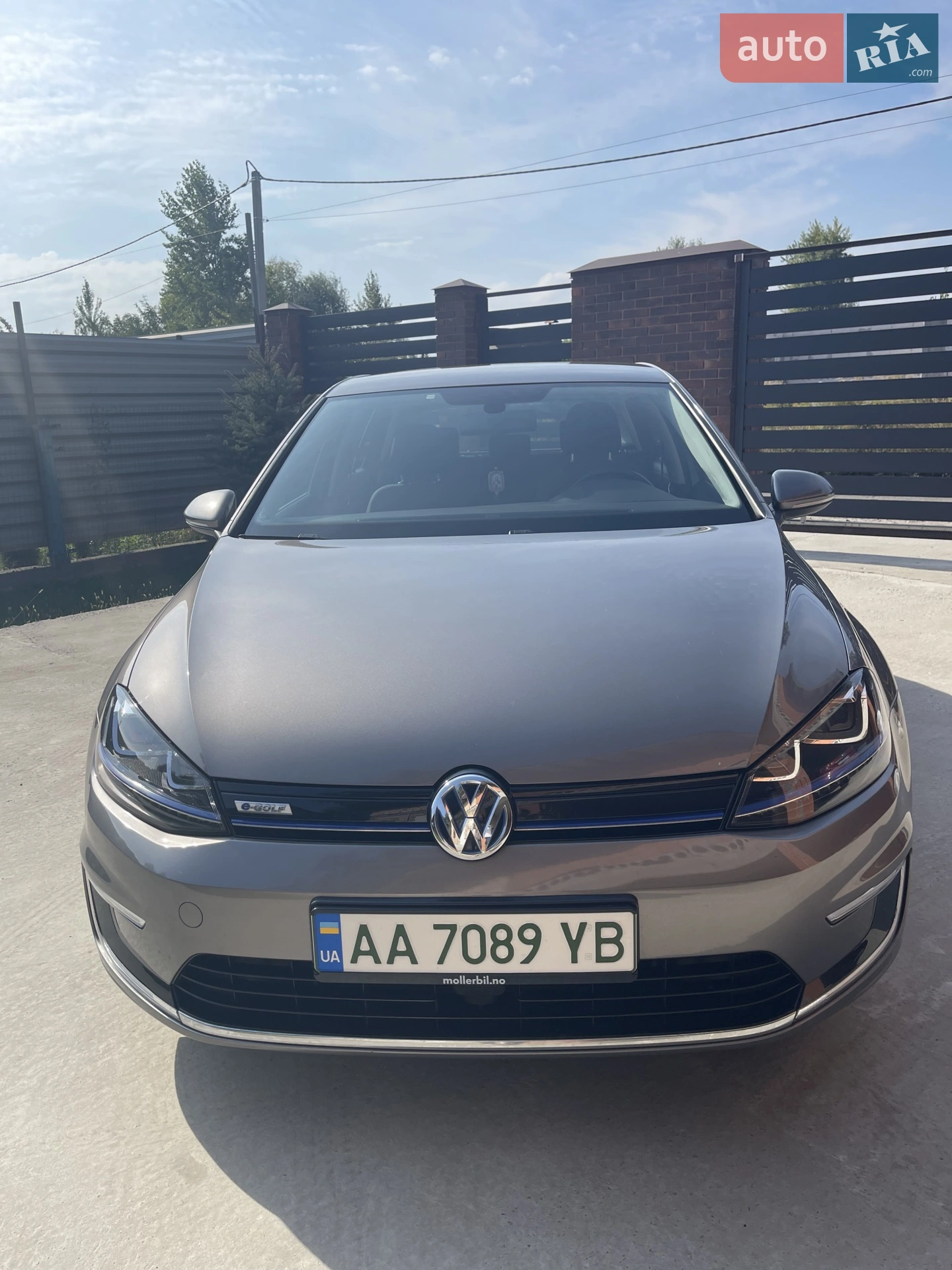 Volkswagen e-Golf, 2015