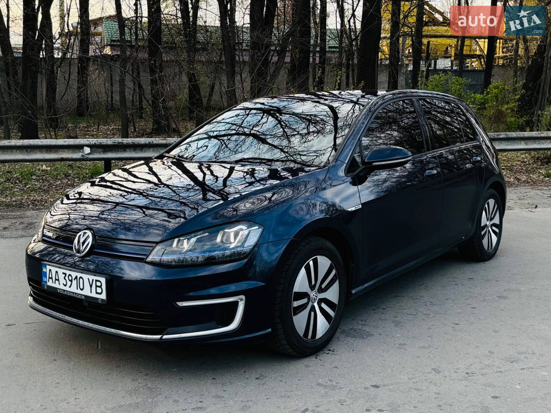 Volkswagen e-Golf, 2015