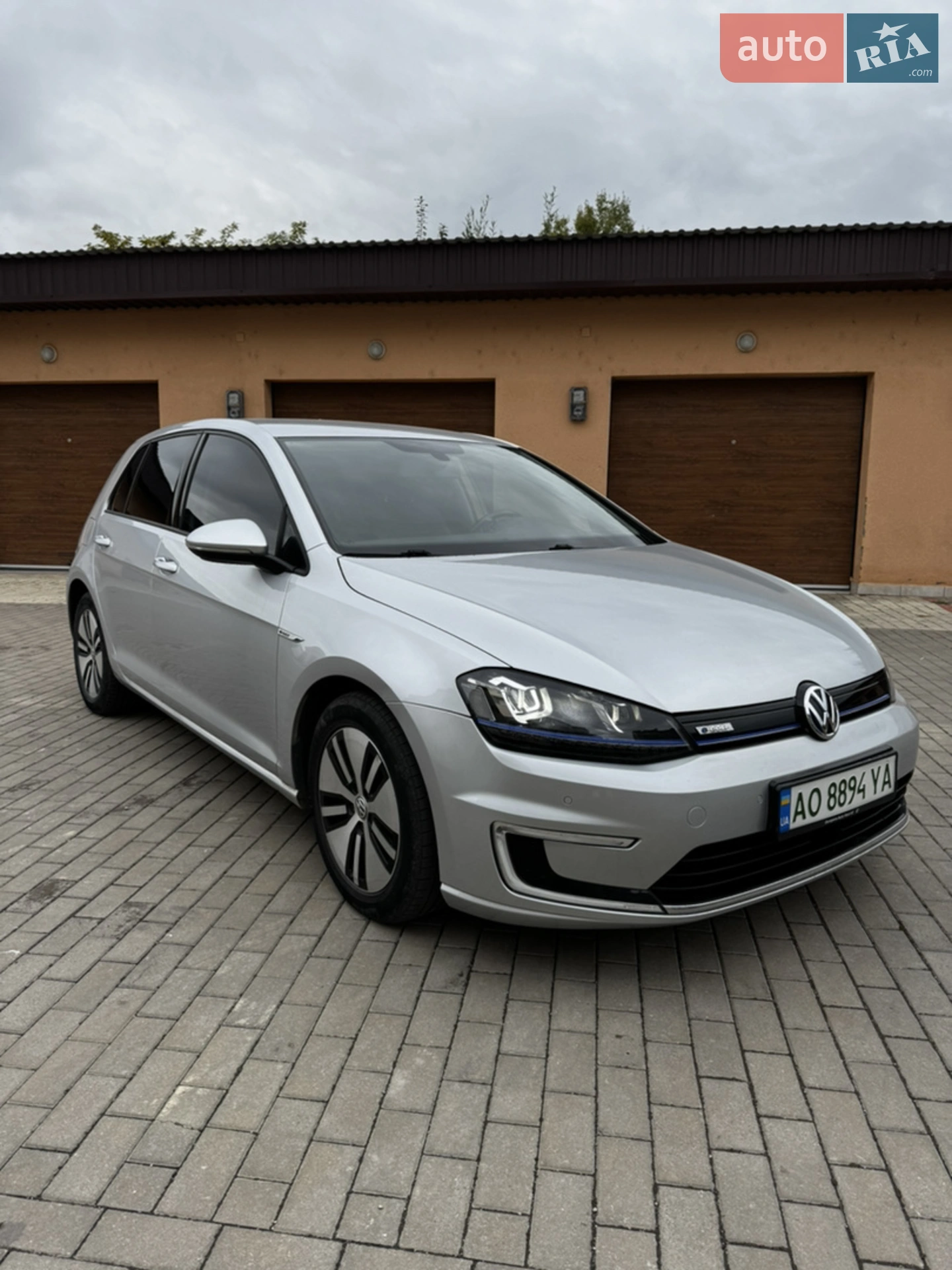 Volkswagen e-Golf, 2015