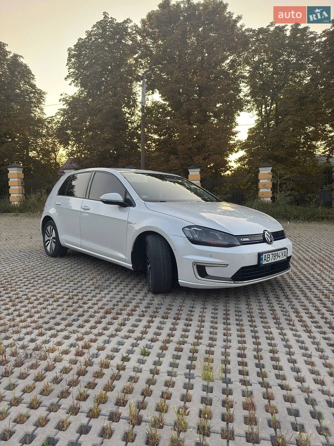 Volkswagen e-Golf, 2014