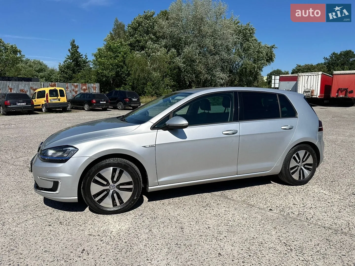 Volkswagen e-Golf, 2015