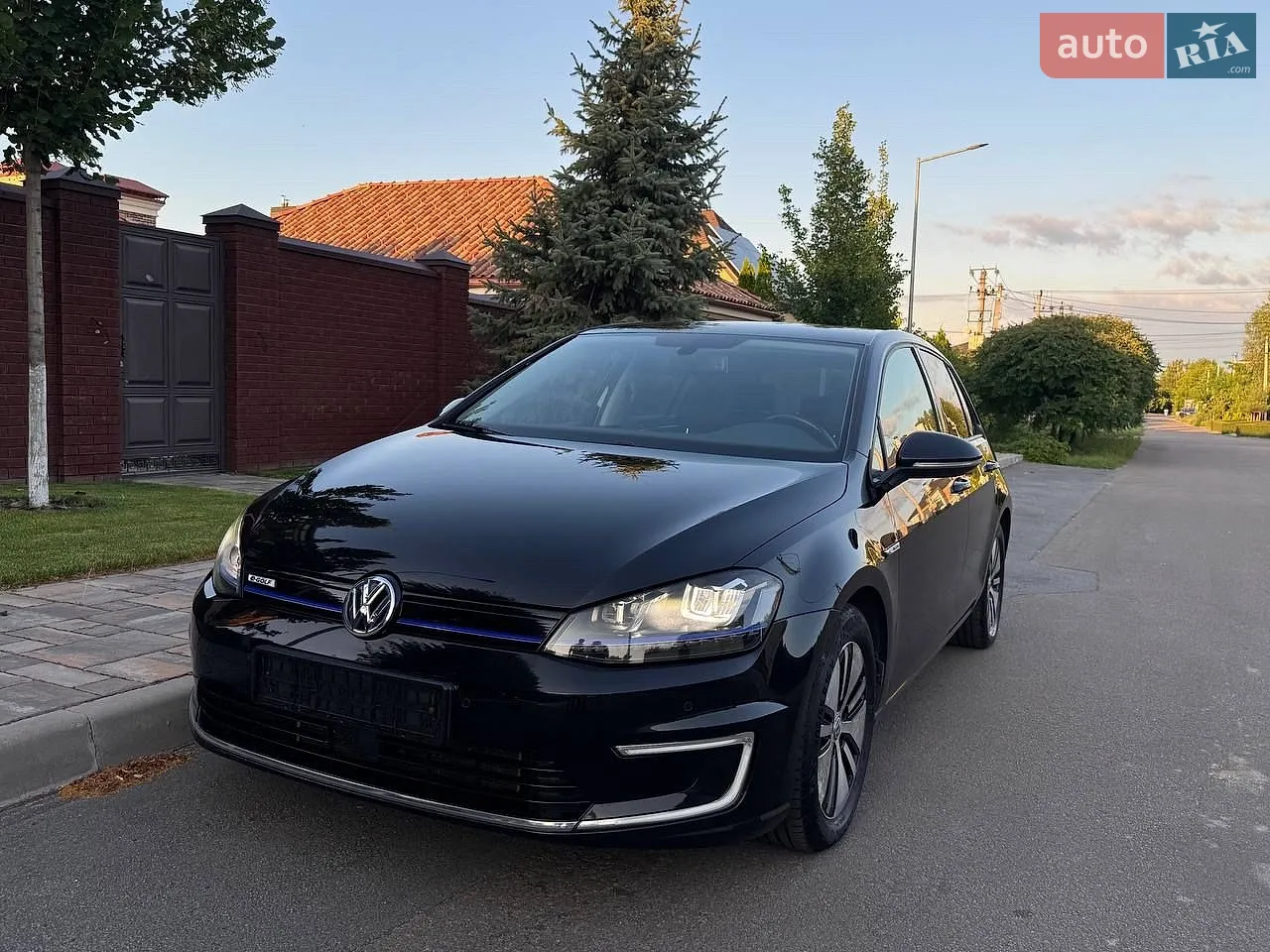 Volkswagen e-Golf, 2015
