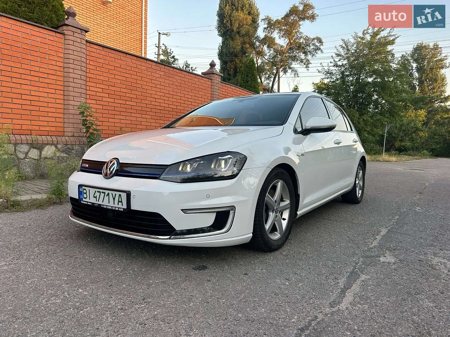 Volkswagen e-Golf, 2014