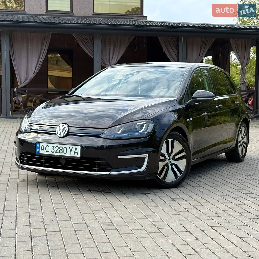 Volkswagen e-Golf, 2015