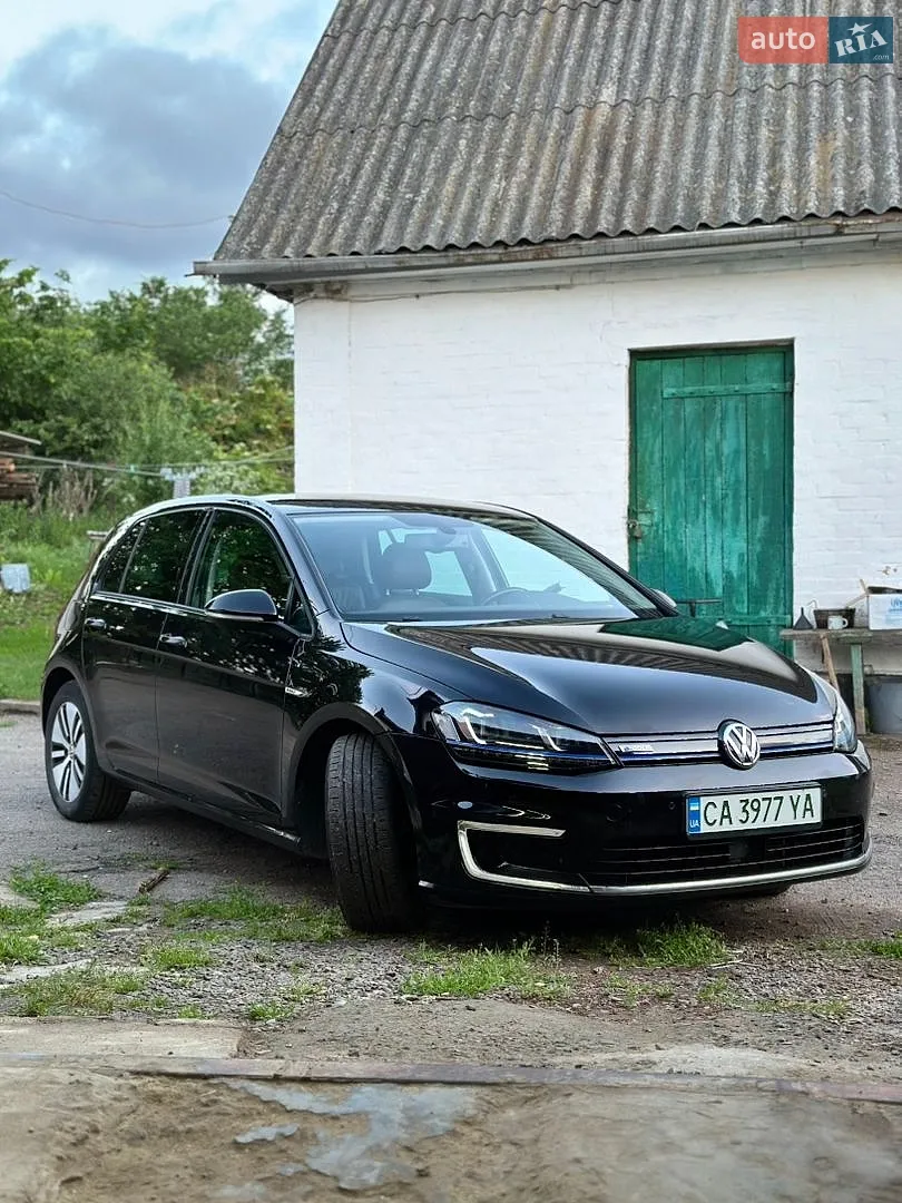 Volkswagen e-Golf, 2015