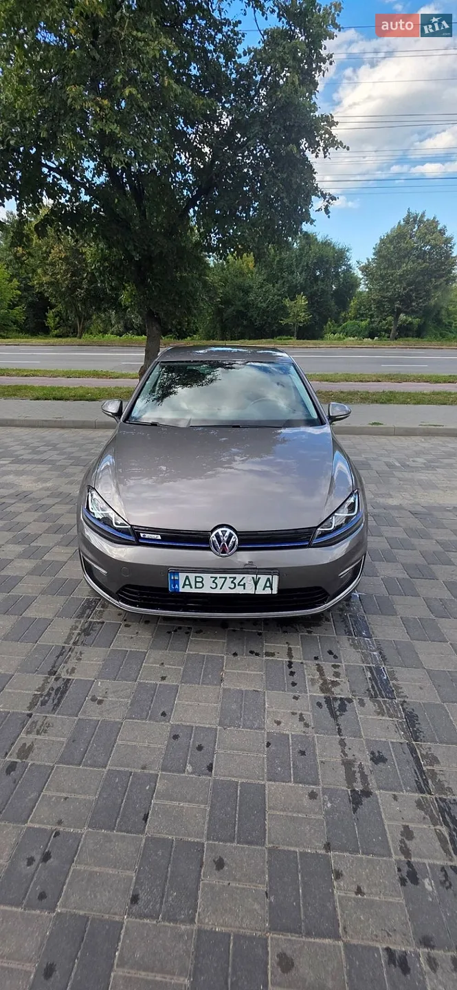 Volkswagen e-Golf, 2015