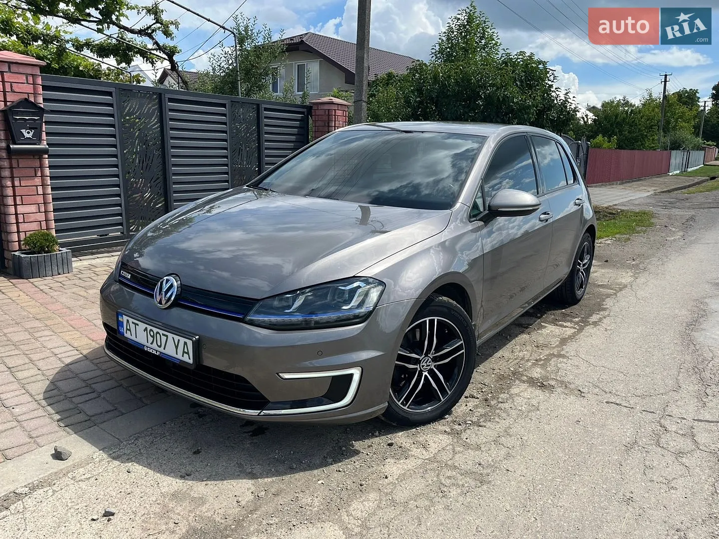 Volkswagen e-Golf, 2015