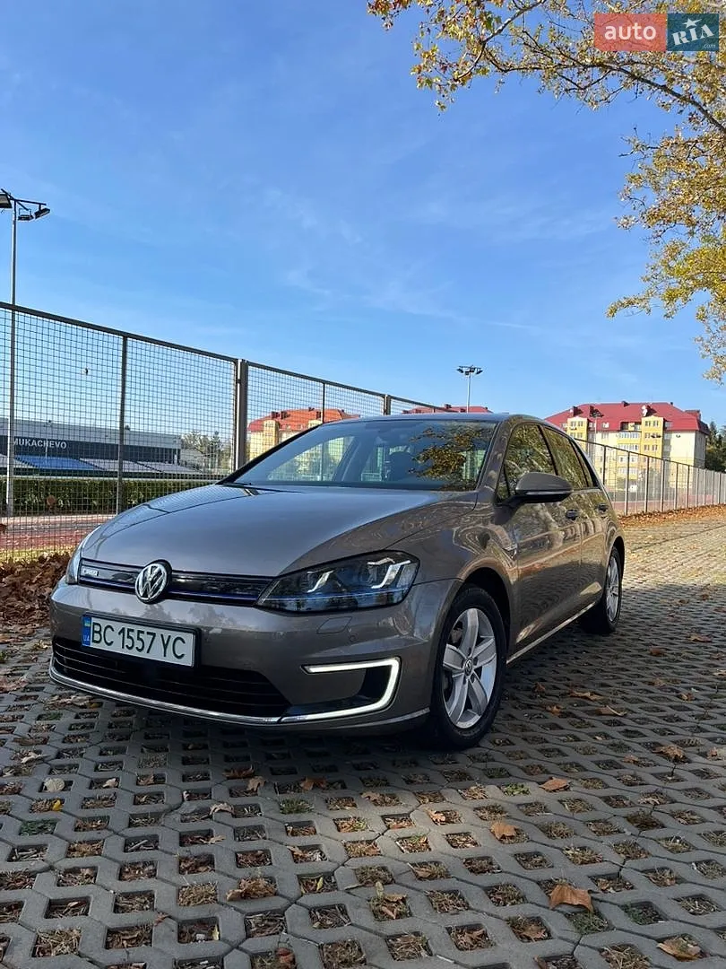 Volkswagen e-Golf, 2015