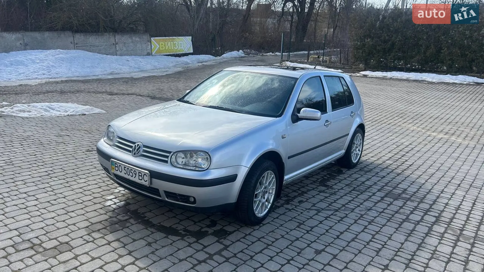 Volkswagen Golf, 2001