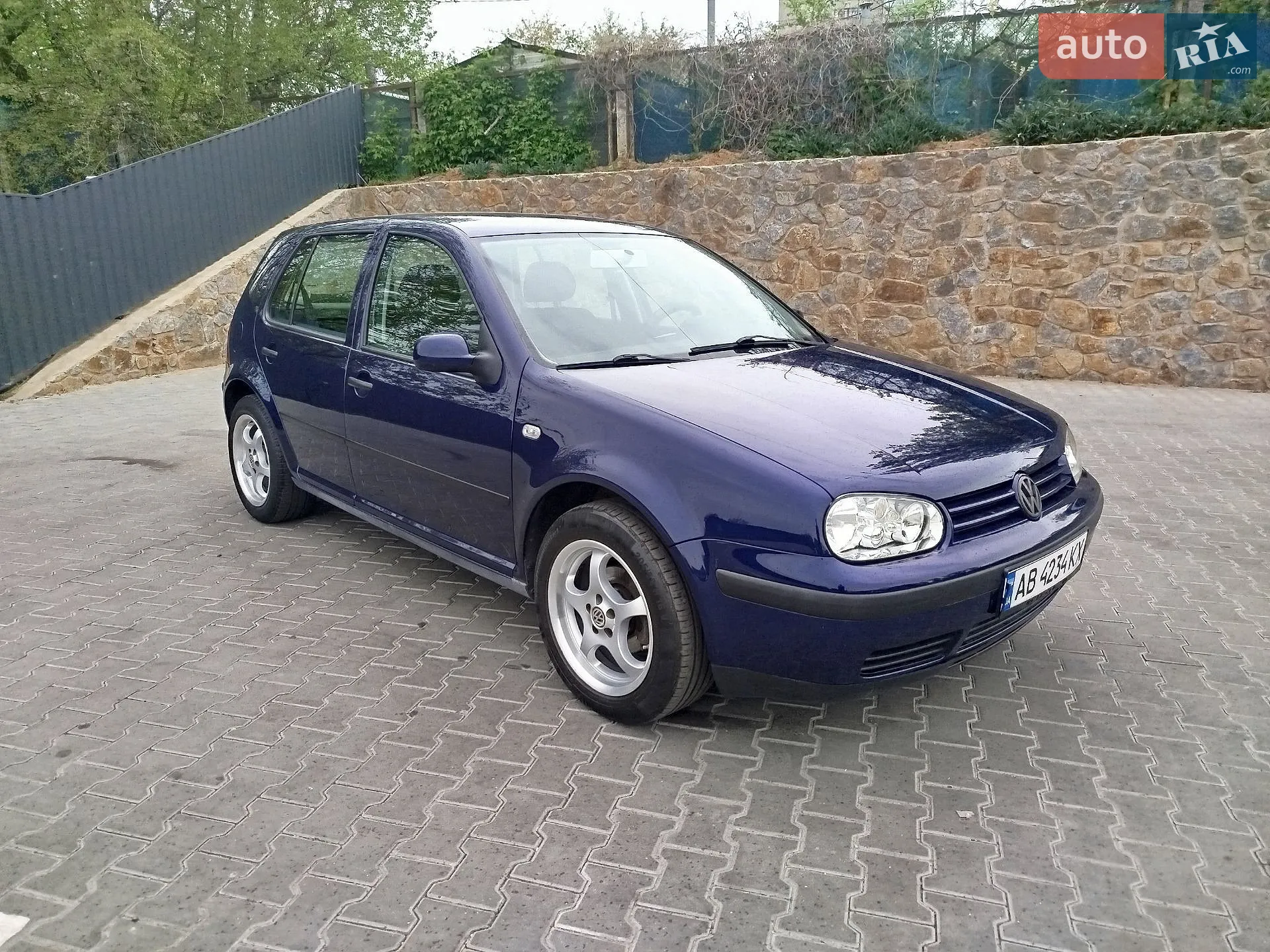 Volkswagen Golf, 2002
