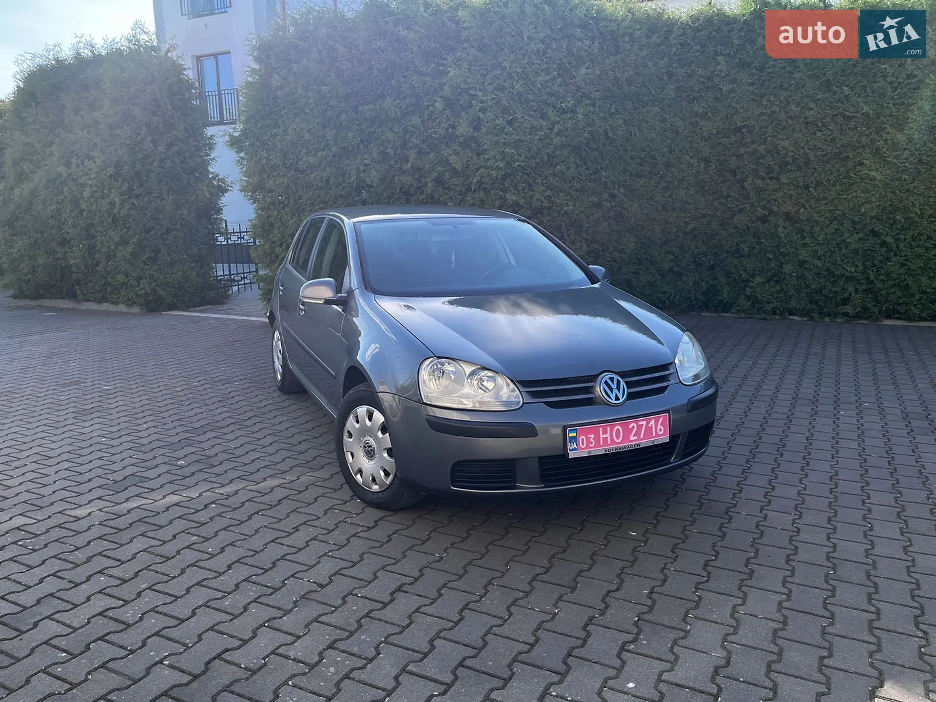 Volkswagen Golf, 2004