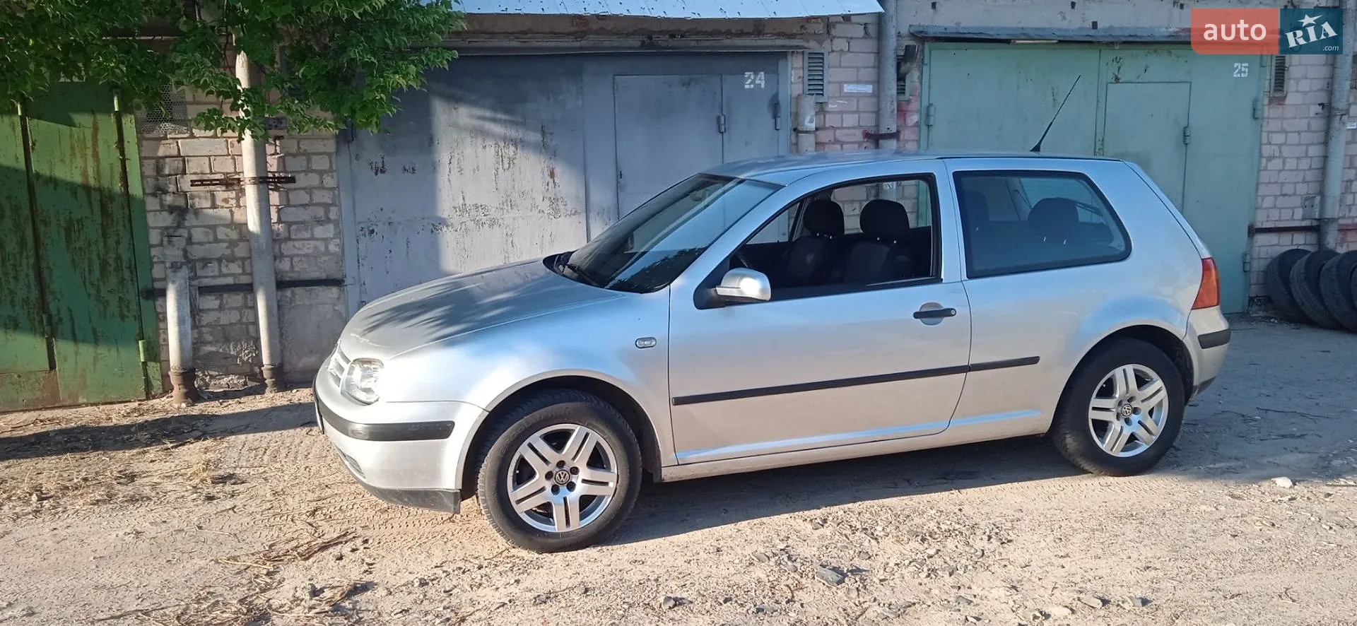 Volkswagen Golf, 2001