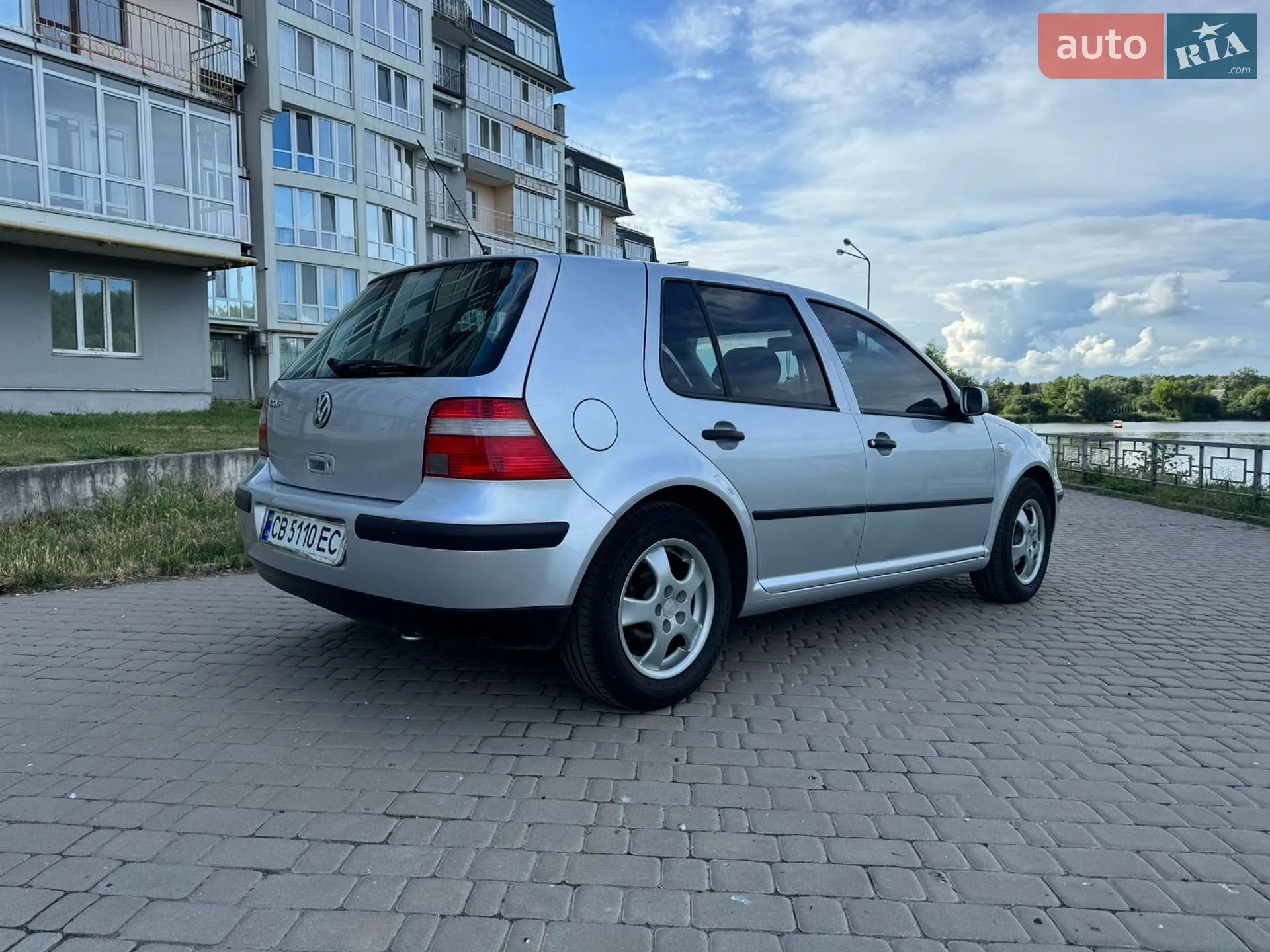 Volkswagen Golf, 2002