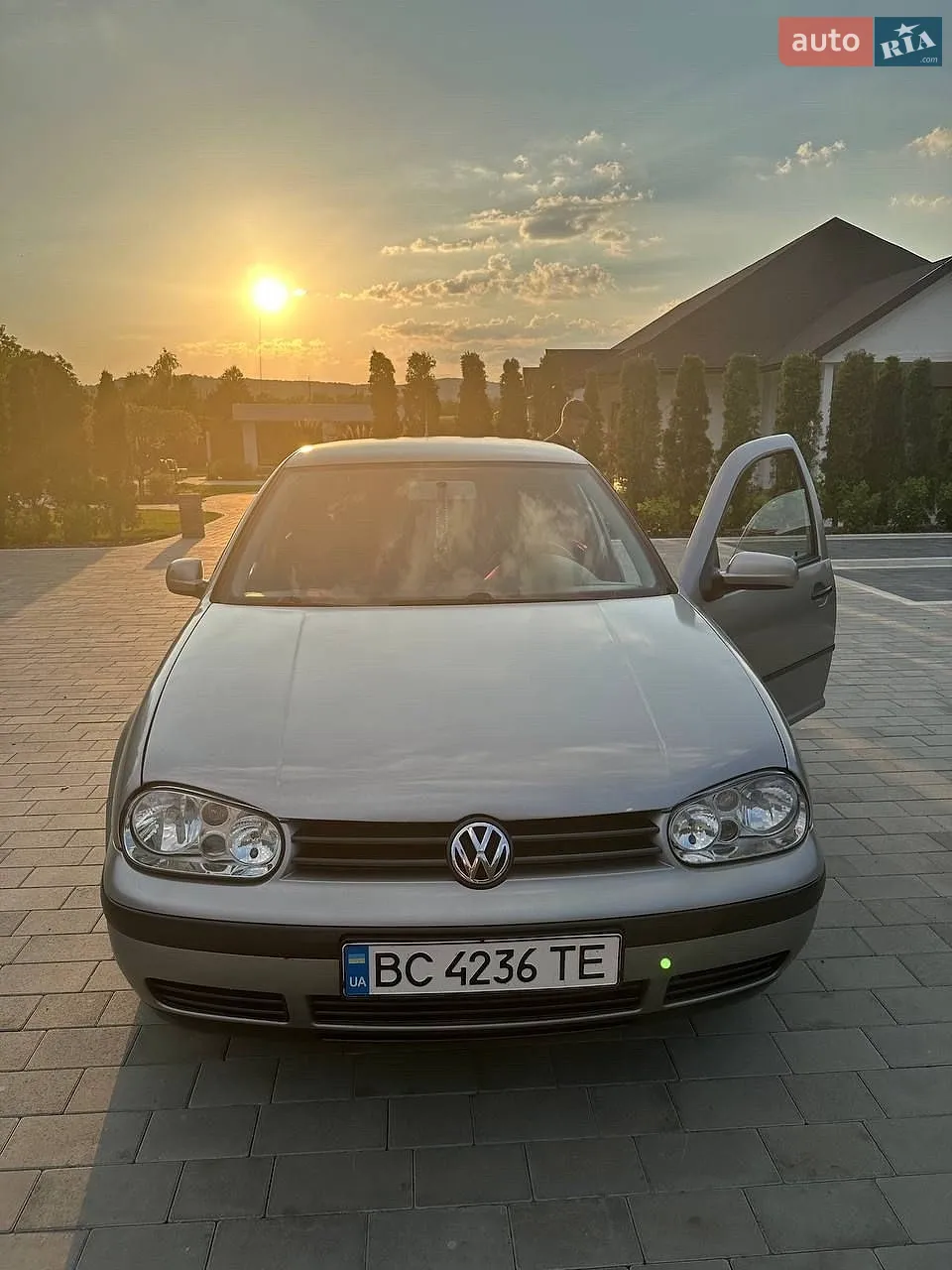 Volkswagen Golf, 2002