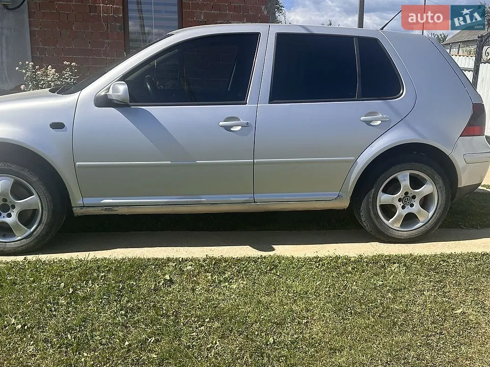 Volkswagen Golf, 2001